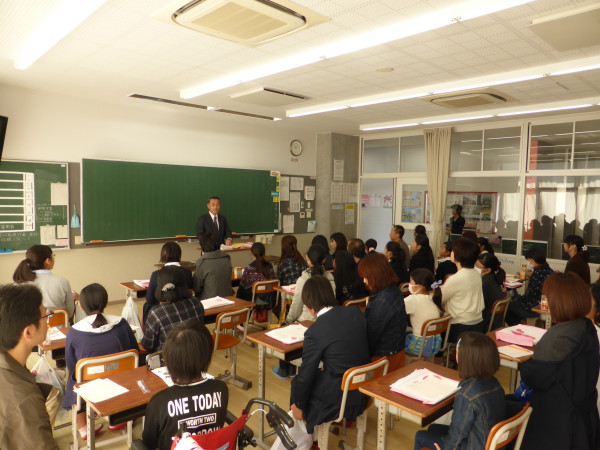 中学：説明会の様子